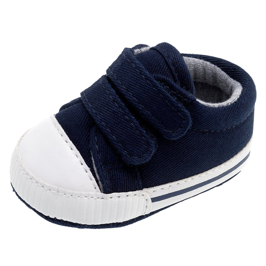 Scarpa neonato con strappi