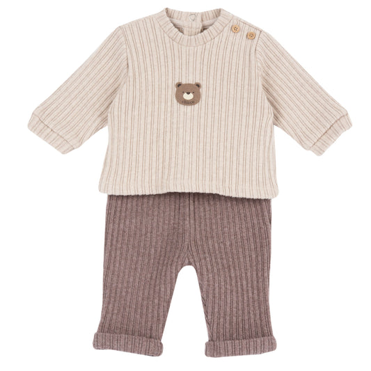 Completo maglia e pantaloni